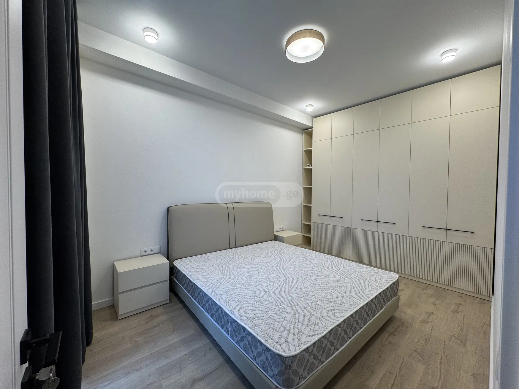  Сдаётся 2 комнатная  Квартира в Сабуртало  на ул. Университетская 