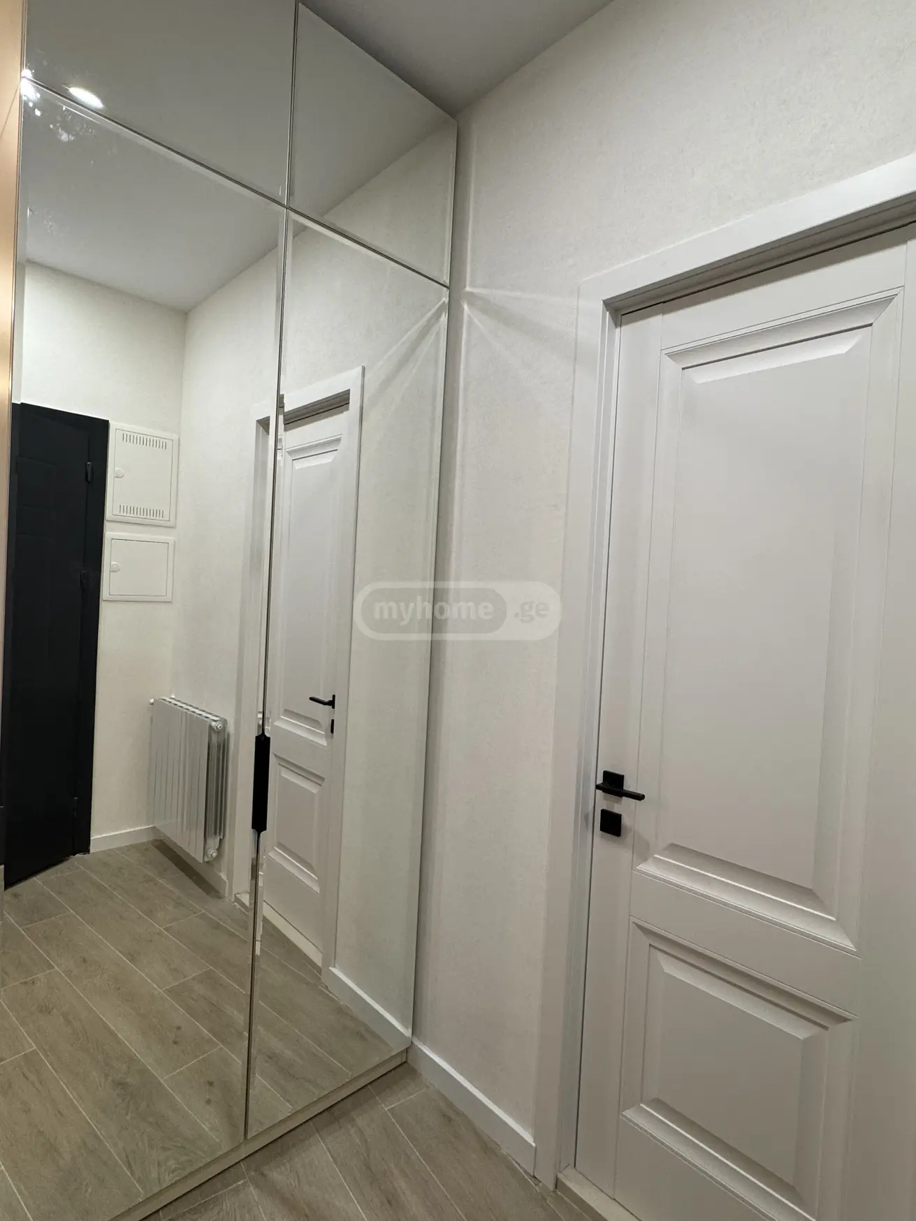  Сдаётся 2 комнатная  Квартира в Сабуртало  на ул. Университетская 