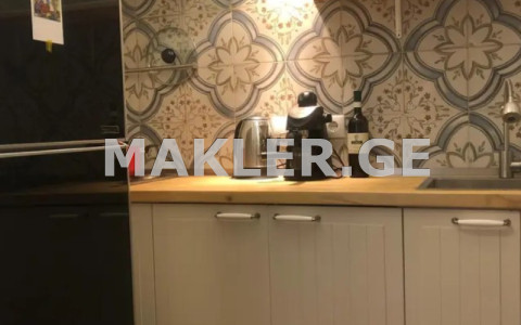  Satılık 2   Daire in Sololaki dist. (Old Tbilisi)  in R. Muskhelishvili st. 