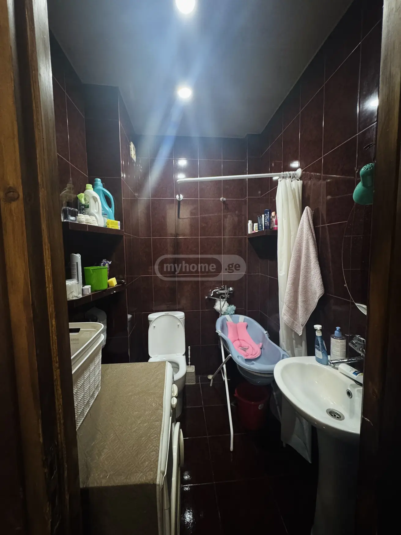  იყიდება 2 ოთახიანი  ბინა საბურთალოზე  ვაჟა-ფშაველას გამზირზე 