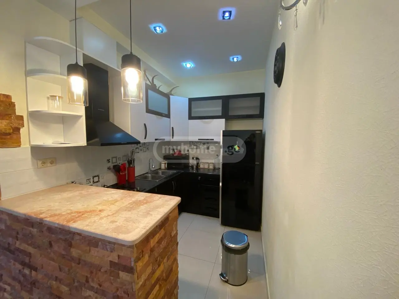  For Rent 3 room  Apartment in Saburtalo dist.  in Kavtaradze st. 