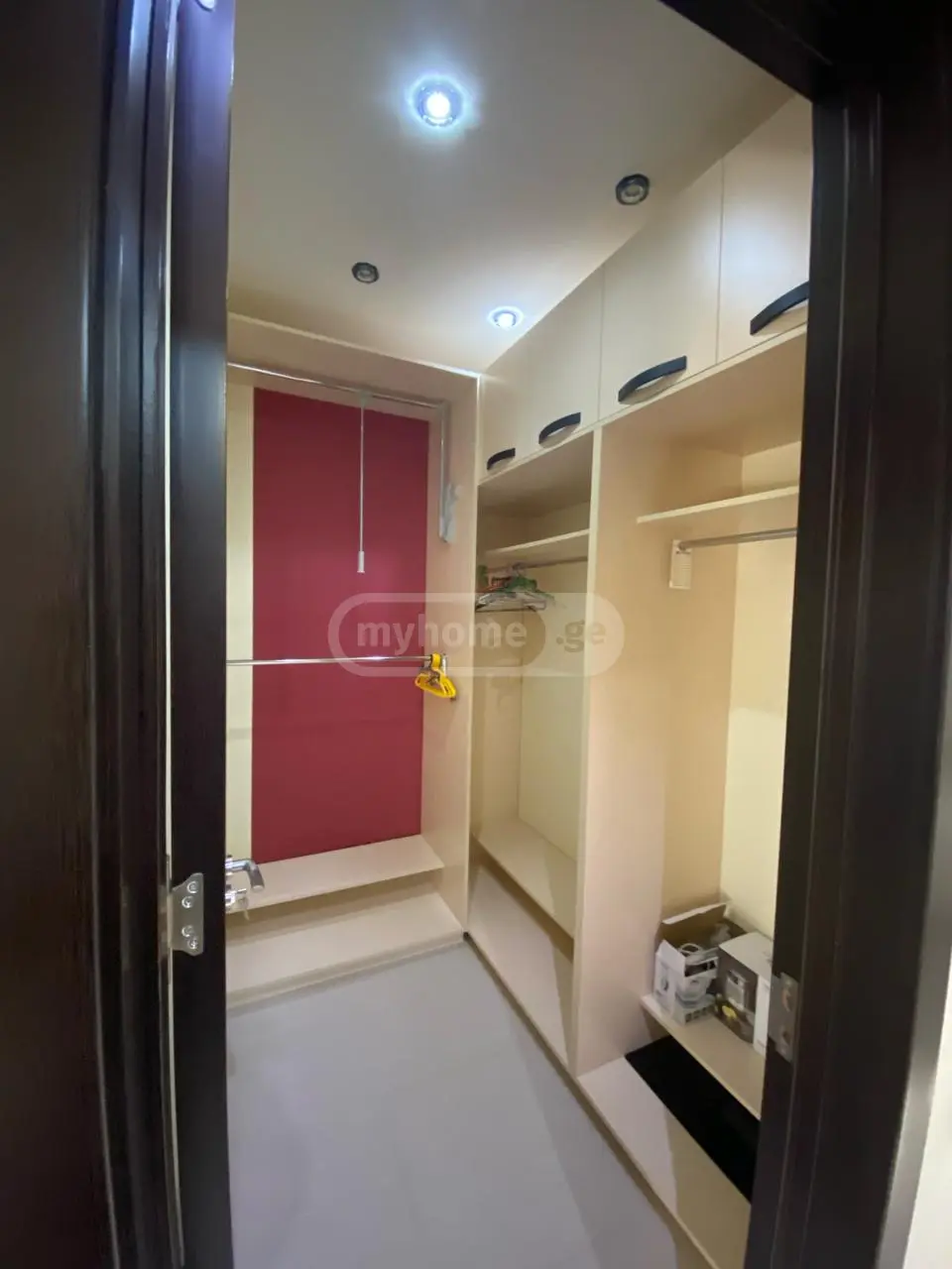  For Rent 3 room  Apartment in Saburtalo dist.  in Kavtaradze st. 