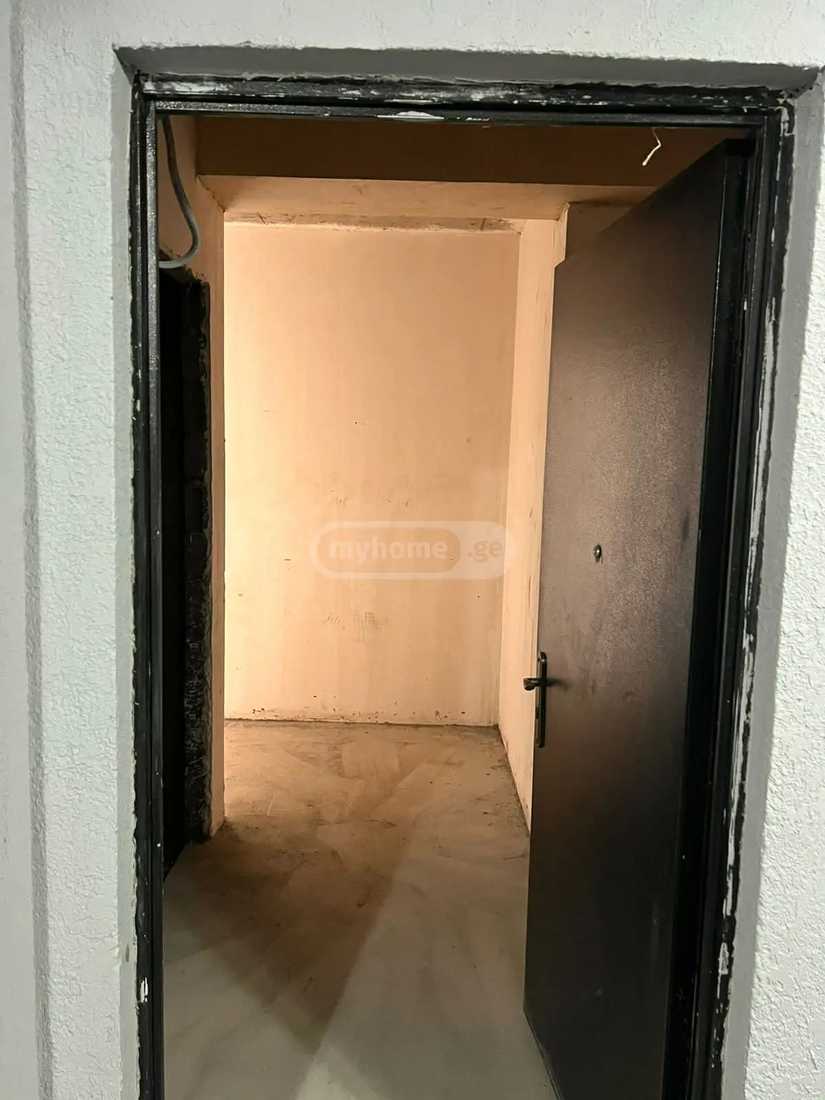  იყიდება 2 ოთახიანი  ბინა საბურთალოზე  გაგარინის ქუჩაზე 