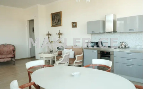  Продается 3 комнатная  Квартира на Вера  в I пов. Костава 