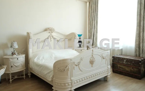  Продается 3 комнатная  Квартира на Вера  в I пов. Костава 