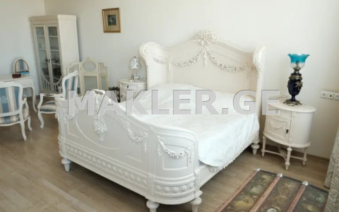  Продается 3 комнатная  Квартира на Вера  в I пов. Костава 