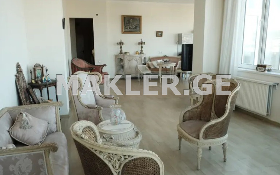  Продается 3 комнатная  Квартира на Вера  в I пов. Костава 