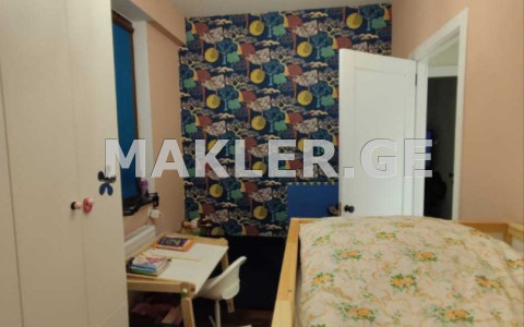  Продается 4 комнатная  Квартира в Сабуртало  на ул. Абуладзе 