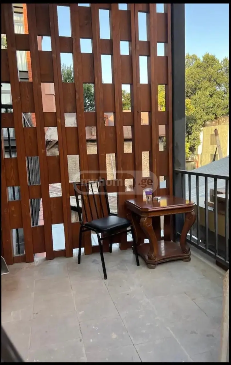  For Rent 4 room  Apartment in Mtatsminda dist. (Old Tbilisi)  in Atoneli st. 