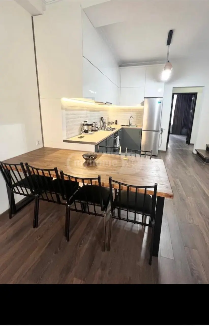  For Rent 4 room  Apartment in Mtatsminda dist. (Old Tbilisi)  in Atoneli st. 