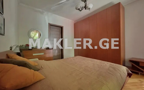  Продается 3 комнатная  Квартира на Мтацминда  (Старый Тбилиси)  на ул. Бр. Какабадзе 