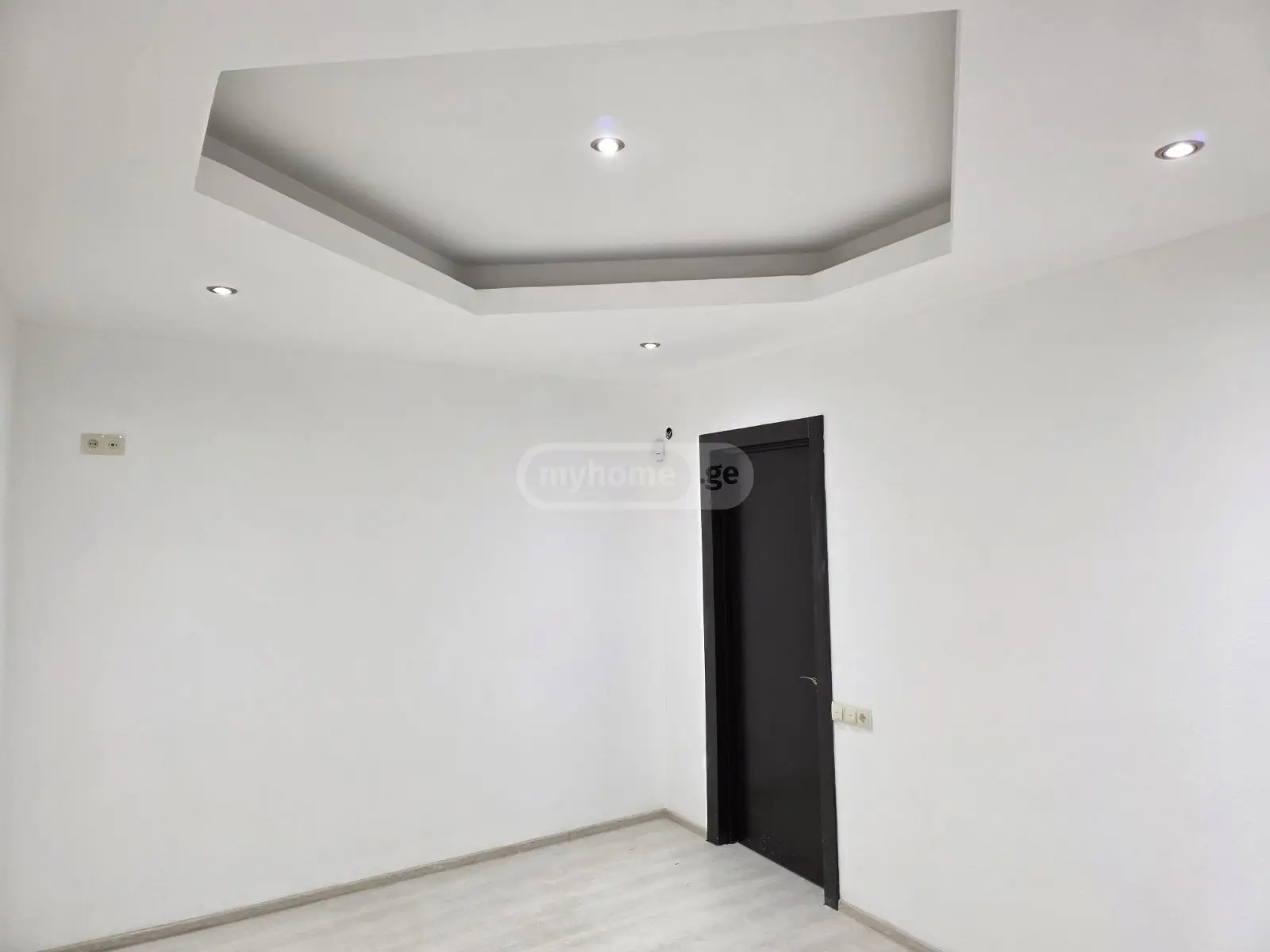  For Rent 154 m² space Commercial space in Saburtalo dist.  in S. Tsintsadze st. 
