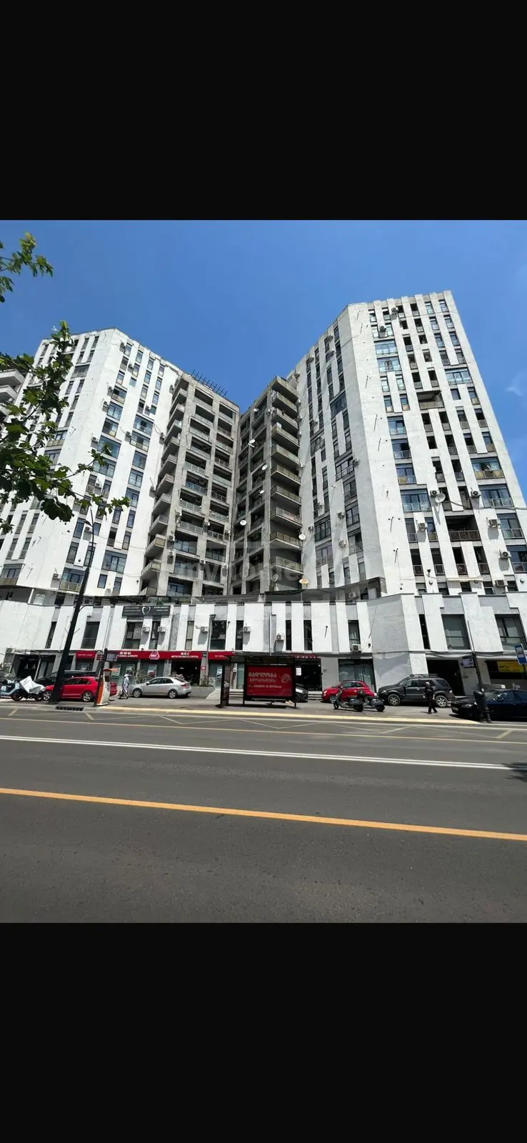  იყიდება 3 ოთახიანი  ბინა ისანში  ქეთევან წამებულის გამზირზე 