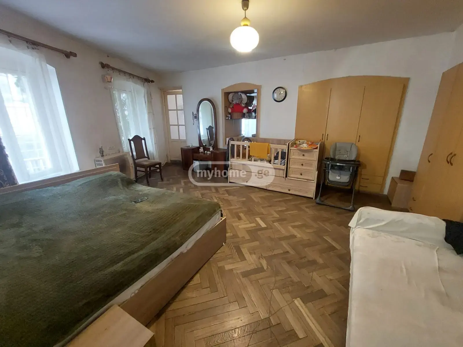  იყიდება 3 ოთახიანი  ბინა სოლოლაკში (ძველ თბილისში)  იაშვილის ქუჩაზე 