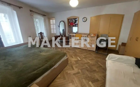  Продается 3 комнатная  Квартира в Сололаки (Старый Тбилиси)  на ул. Иашвили 