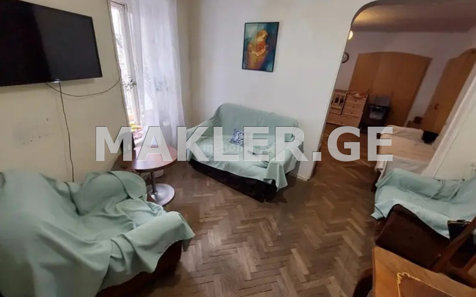  Продается 3 комнатная  Квартира в Сололаки (Старый Тбилиси)  на ул. Иашвили 