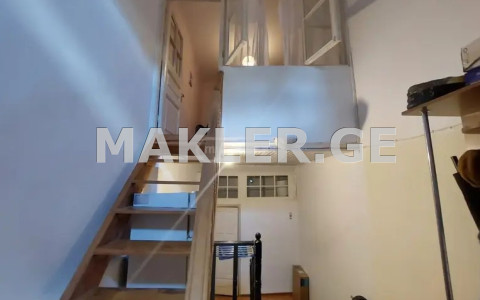  Продается 3 комнатная  Квартира в Сололаки (Старый Тбилиси)  на ул. Иашвили 