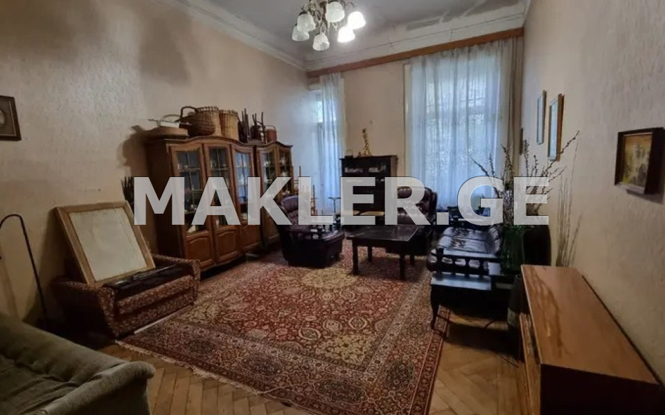  Satılık 8   Daire in Sololaki dist. (Old Tbilisi)  in Iashvili st. 