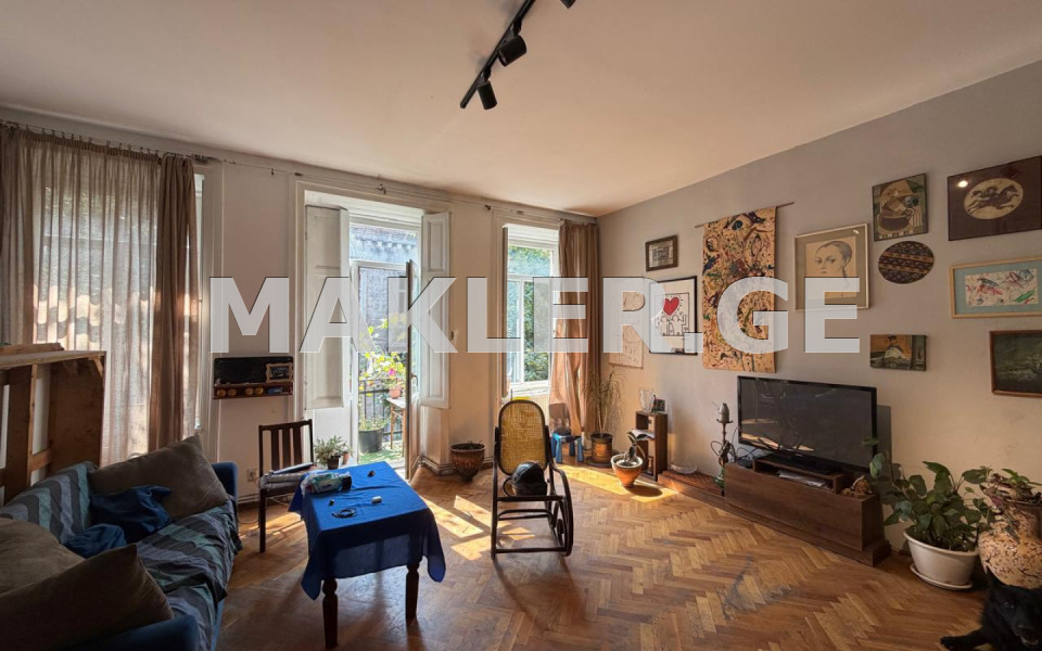  For Sale 3 room  Apartment in Sololaki dist. (Old Tbilisi)  in L. Asatiani st. 