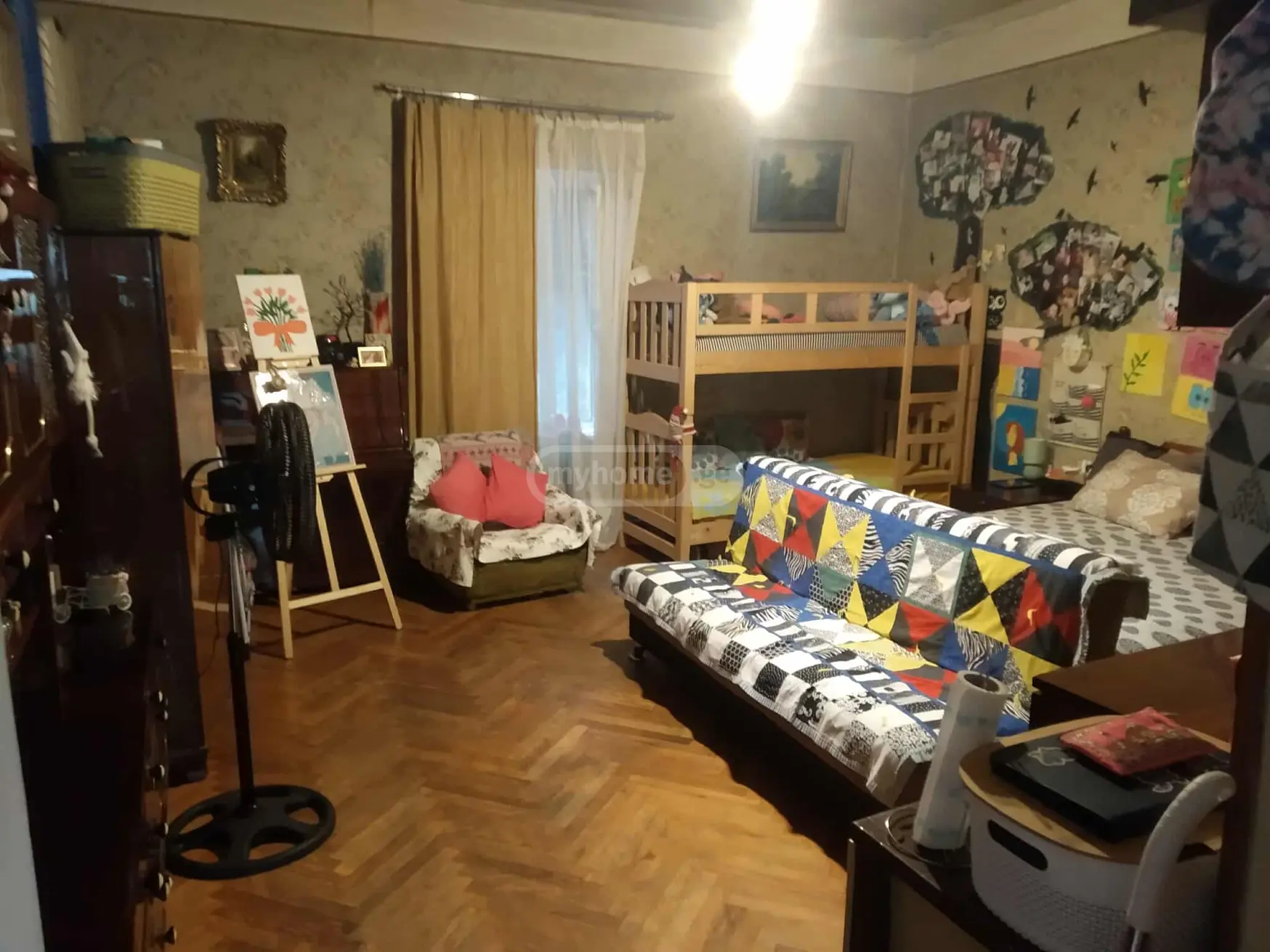  იყიდება 5 ოთახიანი  ბინა მთაწმინდაზე (ძველ თბილისში)  ამაღლების შესახვევში 