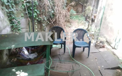  Продается 5 комнатная  Квартира на Мтацминда  (Старый Тбилиси)  в пов. Амаглеба 