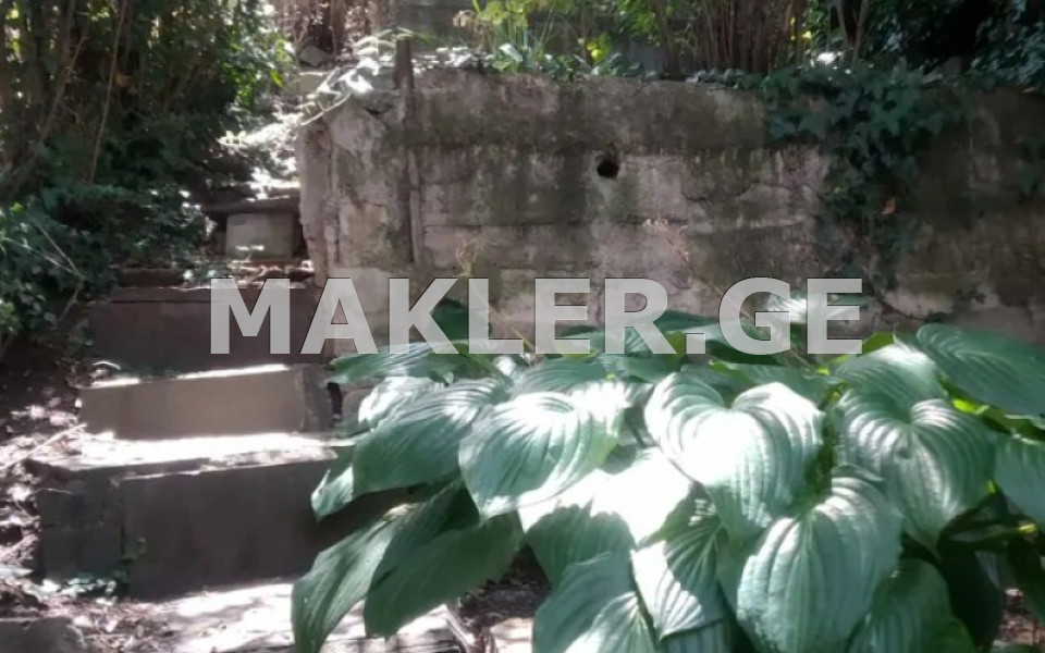  Продается 5 комнатная  Квартира на Мтацминда  (Старый Тбилиси)  в пов. Амаглеба 