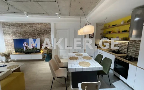  Продается 4 комнатная  Квартира в Ортачале  на ул. Горгасали 