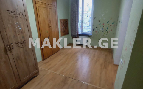  ქირავდება 3 ოთახიანი  ბინა ჩუღურეთის რაიონში  თამარ მეფის გამზირზე 