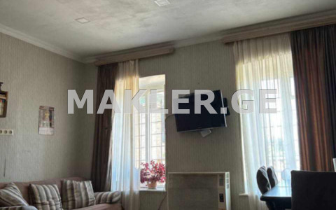  იყიდება 3 ოთახიანი  ბინა აბანოთუბანში (ძველ თბილისში)  გომის ქუჩაზე 