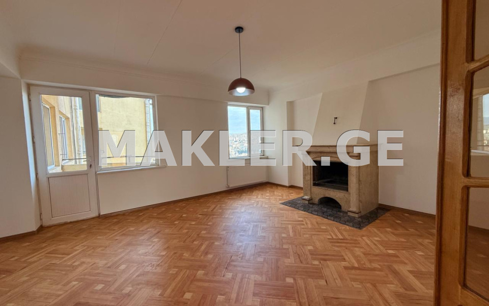  იყიდება 4 ოთახიანი  ბინა ვერაზე  კოსტავას I შესახვევში 