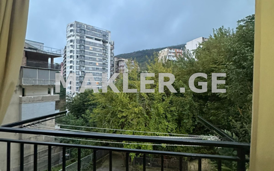 For Sale 5 room  Apartment in Vake dist.  in  Shatberashvili st. 