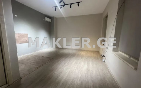  იყიდება 2 ოთახიანი  ბინა მთაწმინდაზე (ძველ თბილისში)  ათონელის ქუჩაზე 