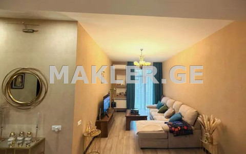  იყიდება 3 ოთახიანი  ბინა ისანში  რიჩარდ ჰოლბრუკის ქუჩაზე 