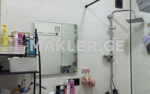  Продается 3 комнатная  Квартира в Сабуртало  на ул. С. Цинцадзе 