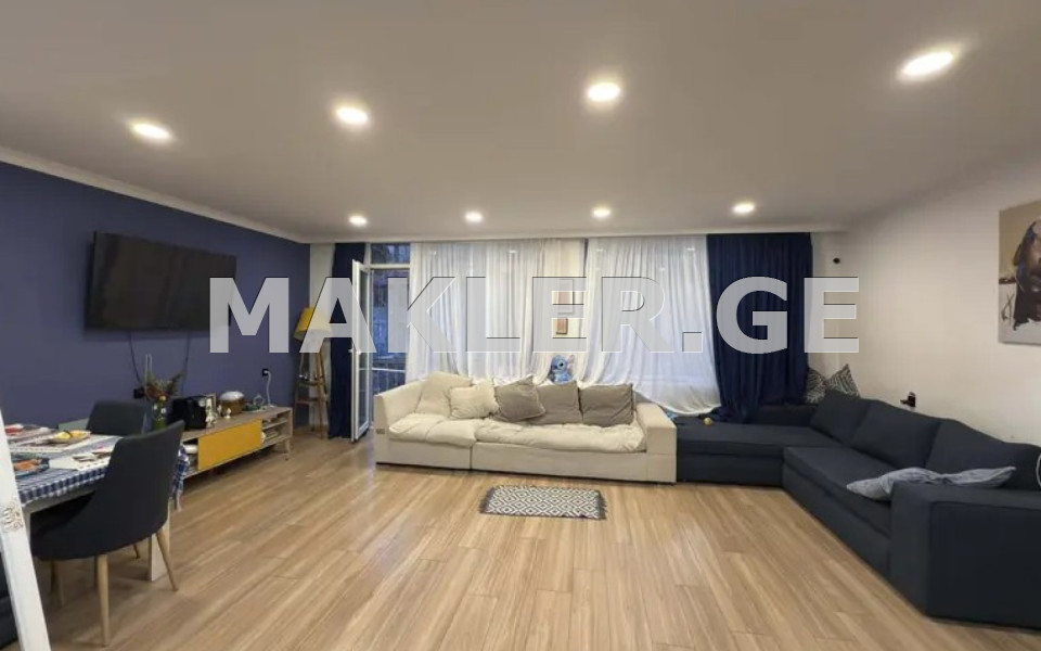  Продается 3 комнатная  Квартира в Сабуртало  на ул. С. Цинцадзе 