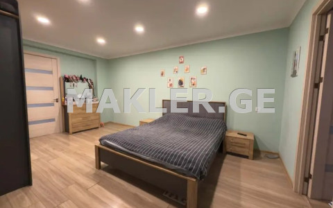  Продается 3 комнатная  Квартира в Сабуртало  на ул. С. Цинцадзе 