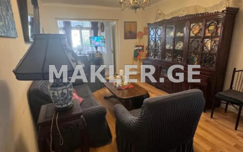  Продается 3 комнатная  Квартира в Сабуртало  на ул. Д.Гамрекели 