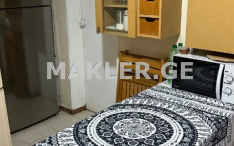  Продается 5 комнатная  Квартира в Ваке  На Ул. Паата Датуашвили 