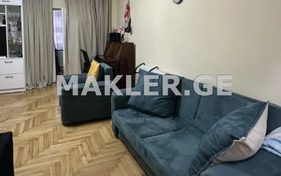  Продается 5 комнатная  Квартира в Ваке  На Ул. Паата Датуашвили 