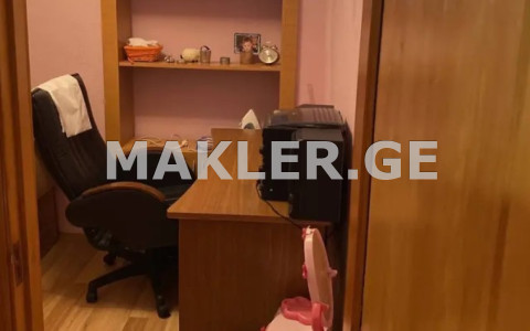  Продается 3 комнатная  Квартира в Сабуртало  на пр. Важа-Пшавела 