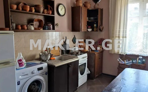  Продается 3 комнатная  Квартира в Сабуртало  на ул. Иосебидзе 