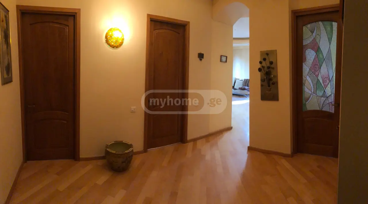  For Rent 3 room  Apartment in Saburtalo dist.  in Tamarashvili st. 