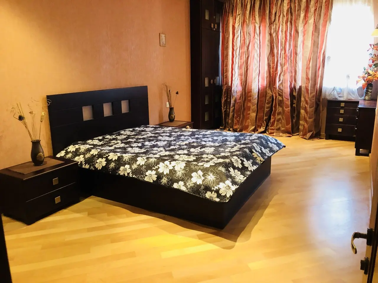  For Rent 3 room  Apartment in Saburtalo dist.  in Tamarashvili st. 