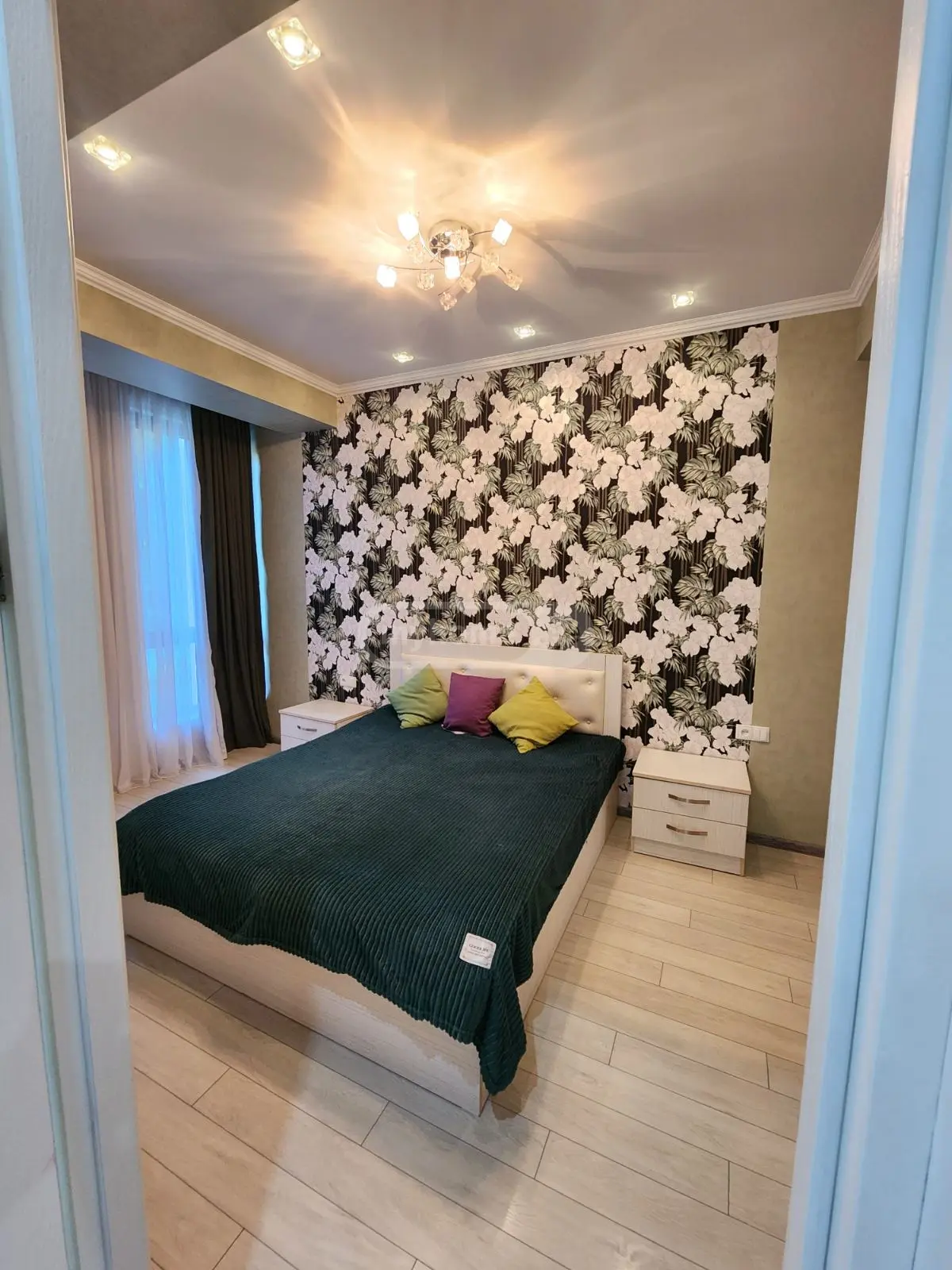  ქირავდება 2 ოთახიანი  ბინა საბურთალოზე  დოლიძის ქუჩაზე 