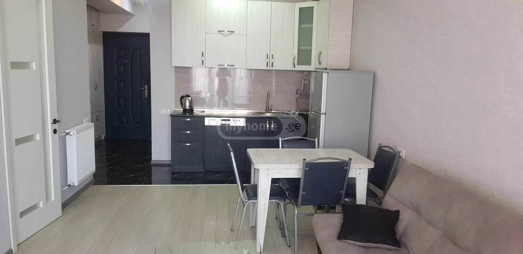  ქირავდება 2 ოთახიანი  ბინა საბურთალოზე  დოლიძის ქუჩაზე 