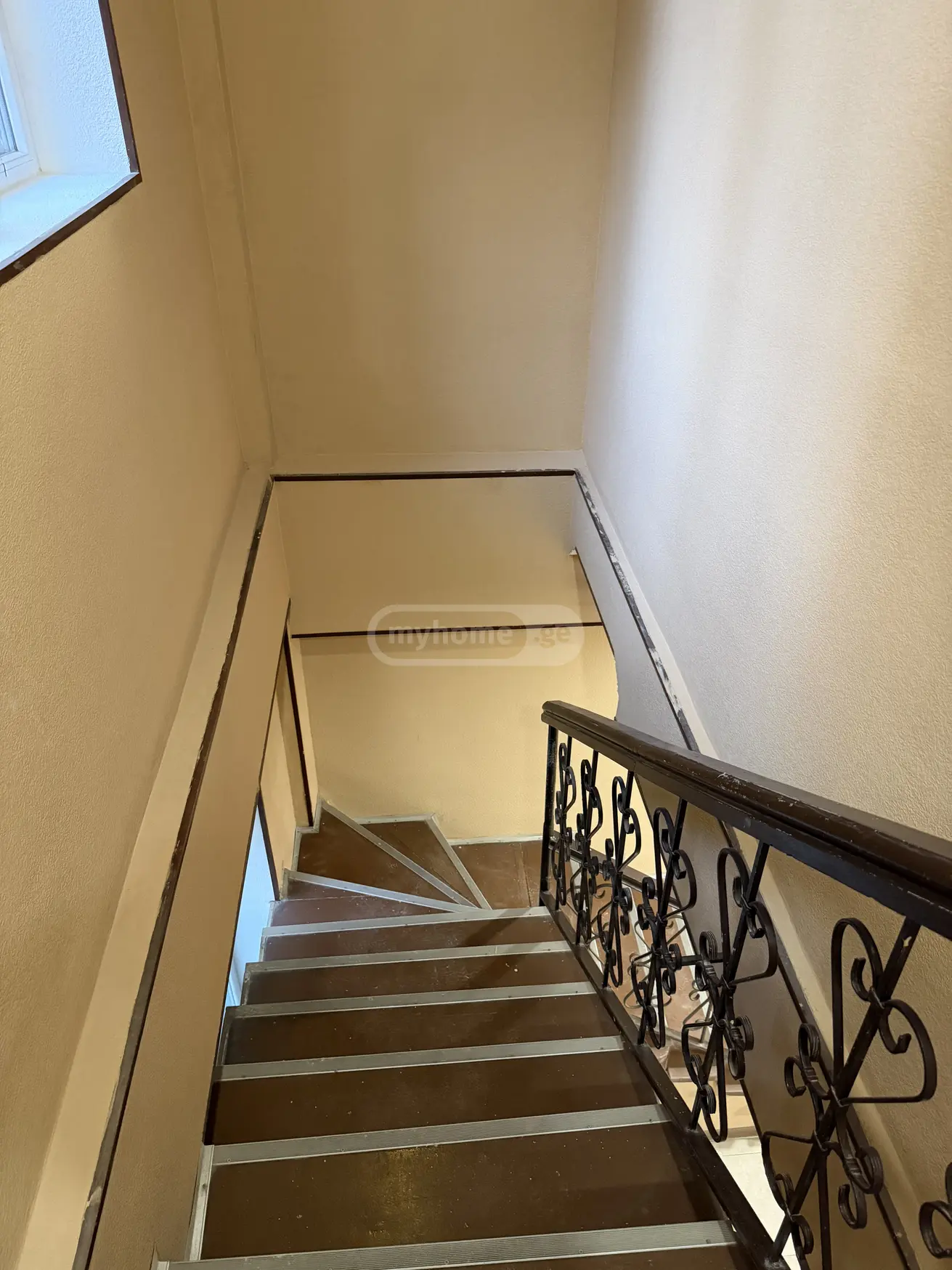  For Rent 11 room  Apartment in Vera dist.  in Kostava st. 