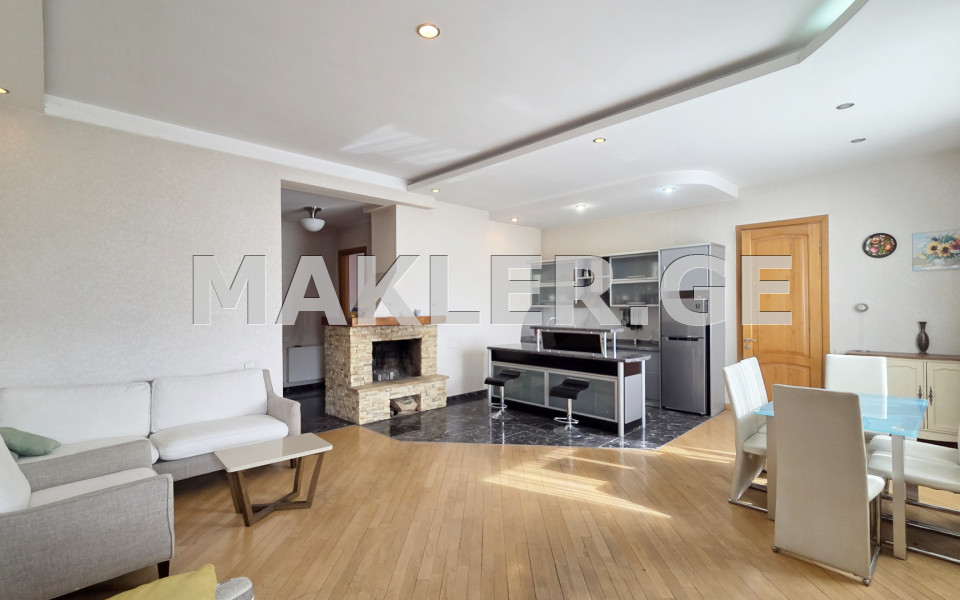  იყიდება 3 ოთახიანი  ბინა ვაკეში  რ. ჩხიკვაძის ქუჩაზე 