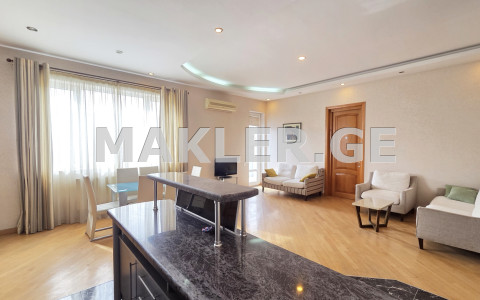  იყიდება 3 ოთახიანი  ბინა ვაკეში  რ. ჩხიკვაძის ქუჩაზე 