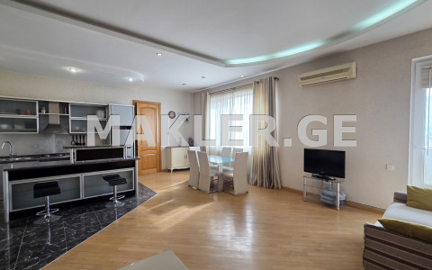  იყიდება 3 ოთახიანი  ბინა ვაკეში  რ. ჩხიკვაძის ქუჩაზე 