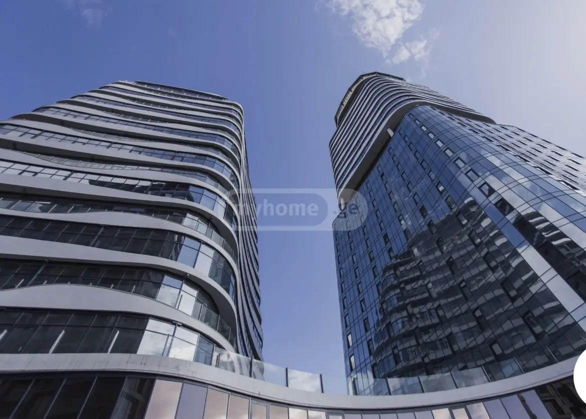  ქირავდება 750 m² ფართობის ოფისი საბურთალოზე  მ. ალექსიძის ქუჩაზე 